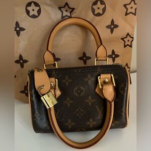 Super fancy Mini Bag in Brown LV Monogram
😘❤️ great holiday gift!!!